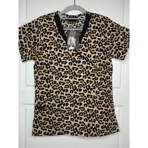 New Marilyn Monroe‎ Scrub Top Womens Small Leopard Print Stretch V-Neck 3 Pocket